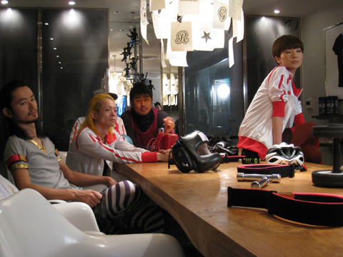 タワーレコードのキャンペーン・ポスター〈NO MUSIC, NO LIFE.〉に東京