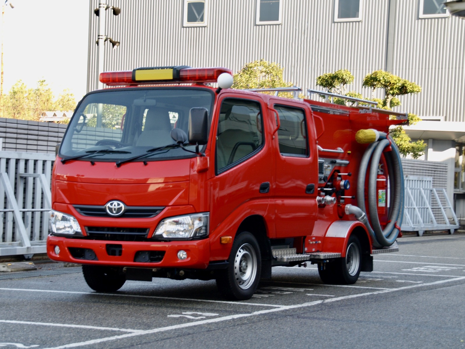 ラジオコントロール 電動 ツーリングカー First MINI-Z モリタ消防車