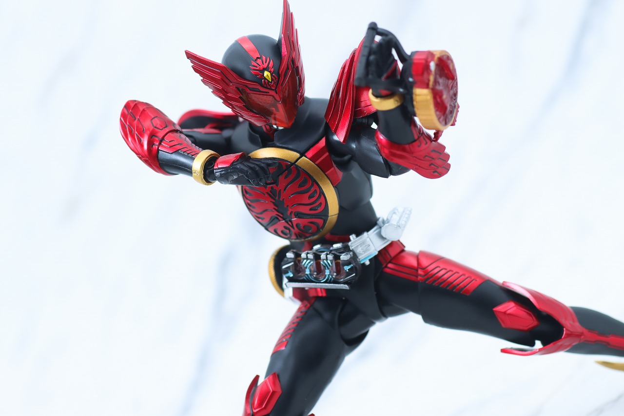 S.H.フィギュアーツ 真骨彫製法 仮面ライダーオーズ タジャドルコンボ