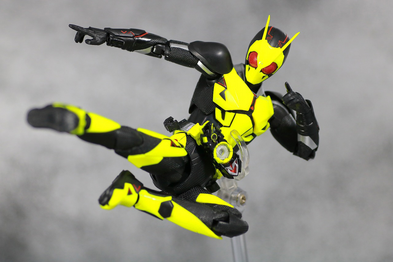 S.H.フィギュアーツ 仮面ライダーゼロワン シャイニングアサルト