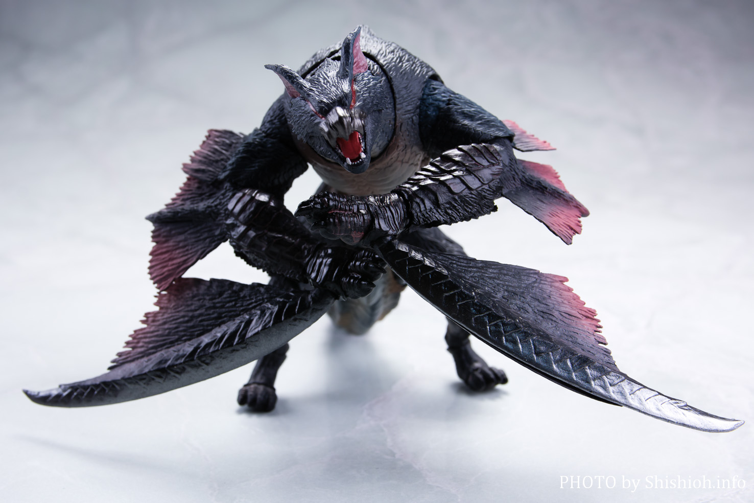 レビュー】 S.H.MonsterArts ナルガクルガ