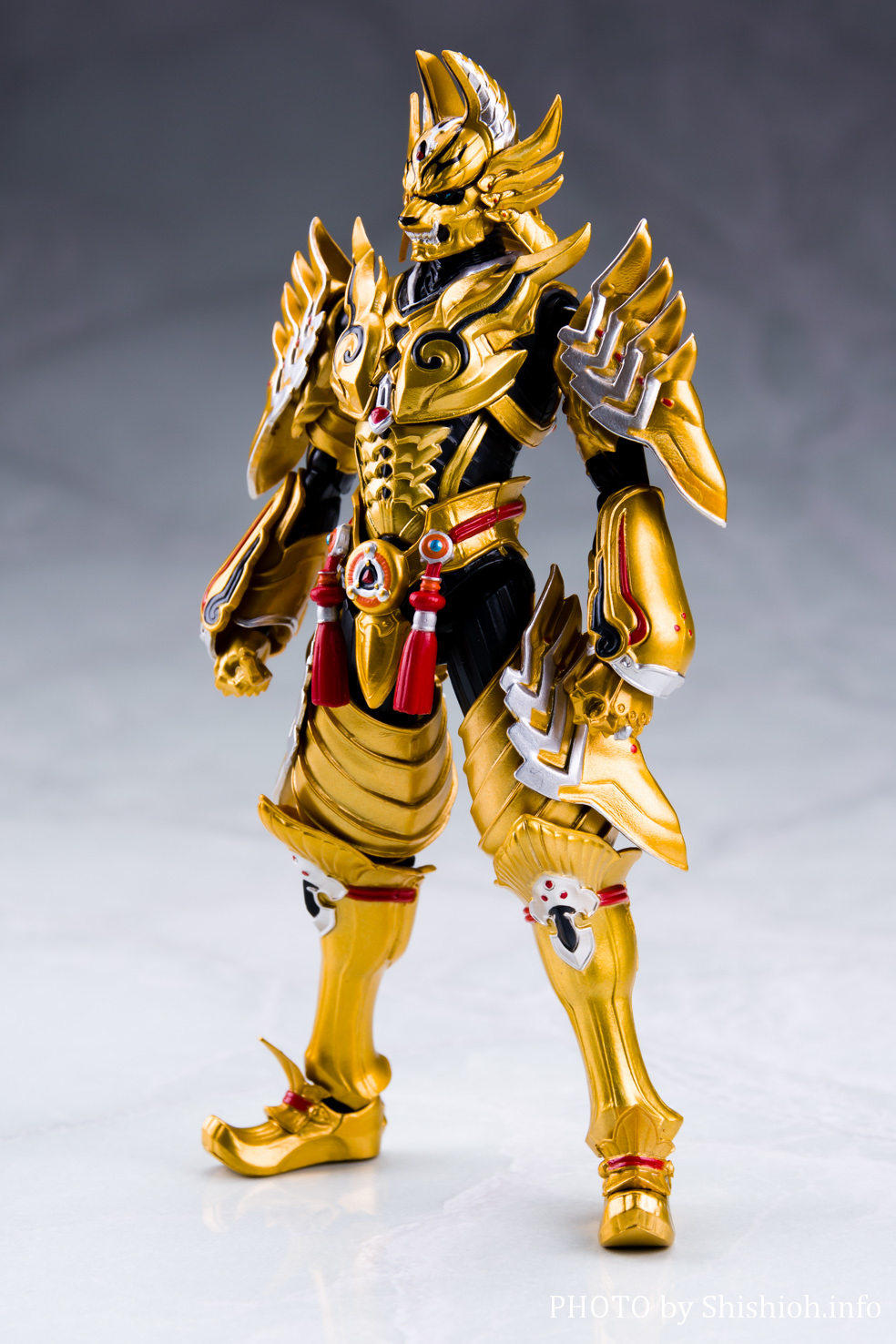 レビュー】S.H.Figuarts 黄金騎士 ガロ（雷吼Ver.）