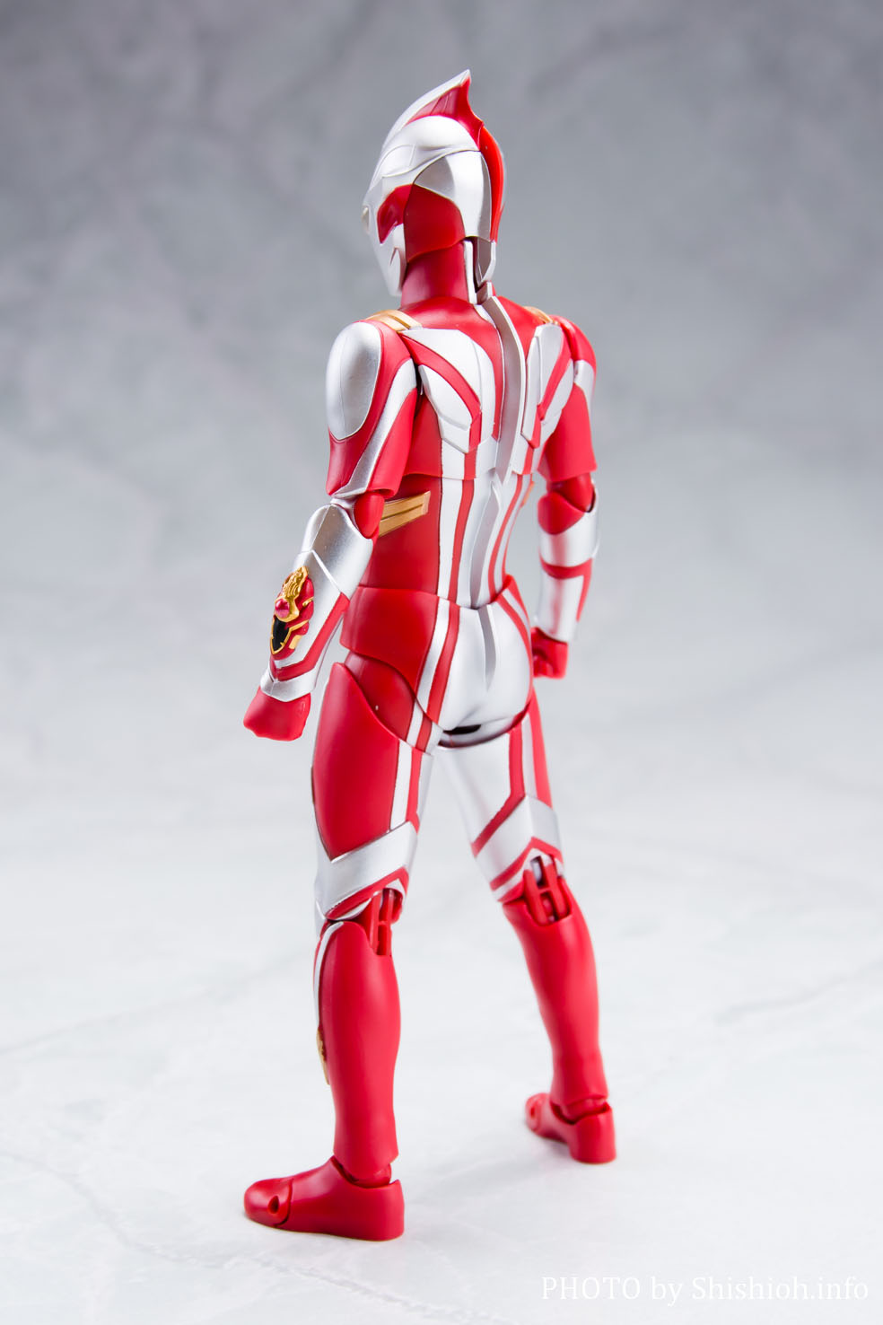 レビュー】S.H.Figuarts(エス.エイチ.フィギュアーツ) ウルトラマン