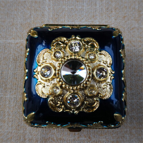 楽天市場】【スワロフスキーアンチモニーオルゴール（スクエア型