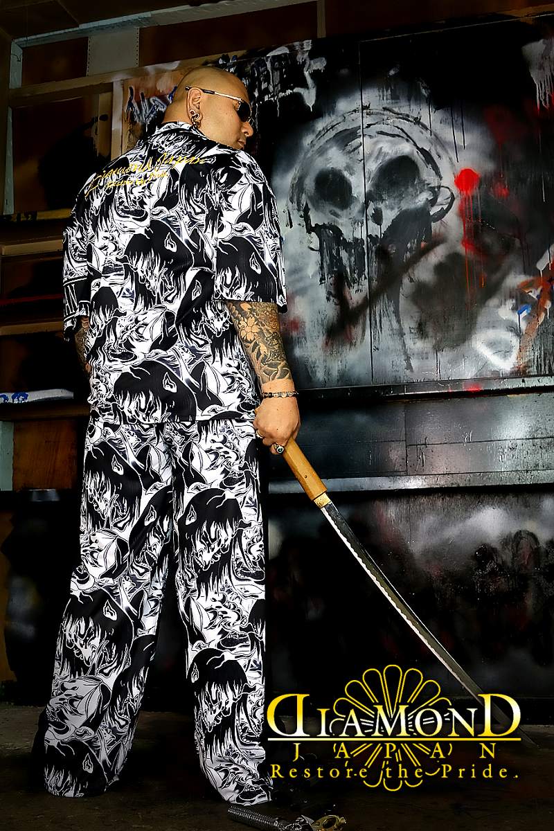 楽天市場】刺繍入り 般若総柄 半袖 セットアップ ジャージ 白×黒