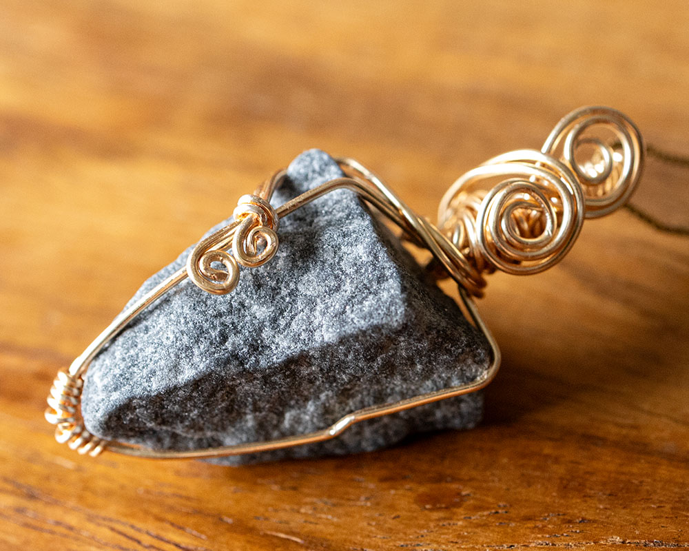 楽天市場】H&E社 ブラックアゼツライト 原石【ヘブン＆アース 社