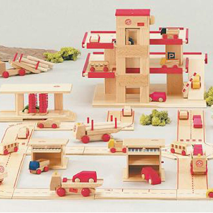 楽天市場】ベック 立体駐車場（リフト付）赤 木のおもちゃ ドイツ製