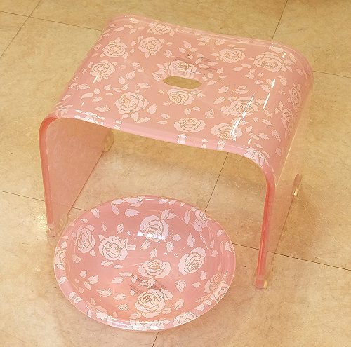 楽天市場】バラ柄アクリルバスチェア＆洗面器セット（スウィートピンク