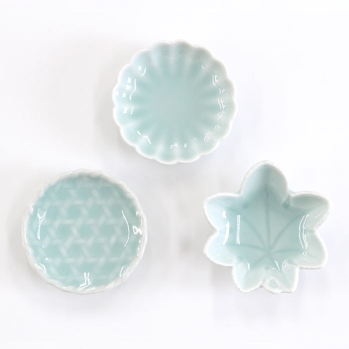 楽天市場】和食器 鍋島虎仙窯 鍋島青磁 豆皿 【 籠目 / 菊 / 楓 】 8.5