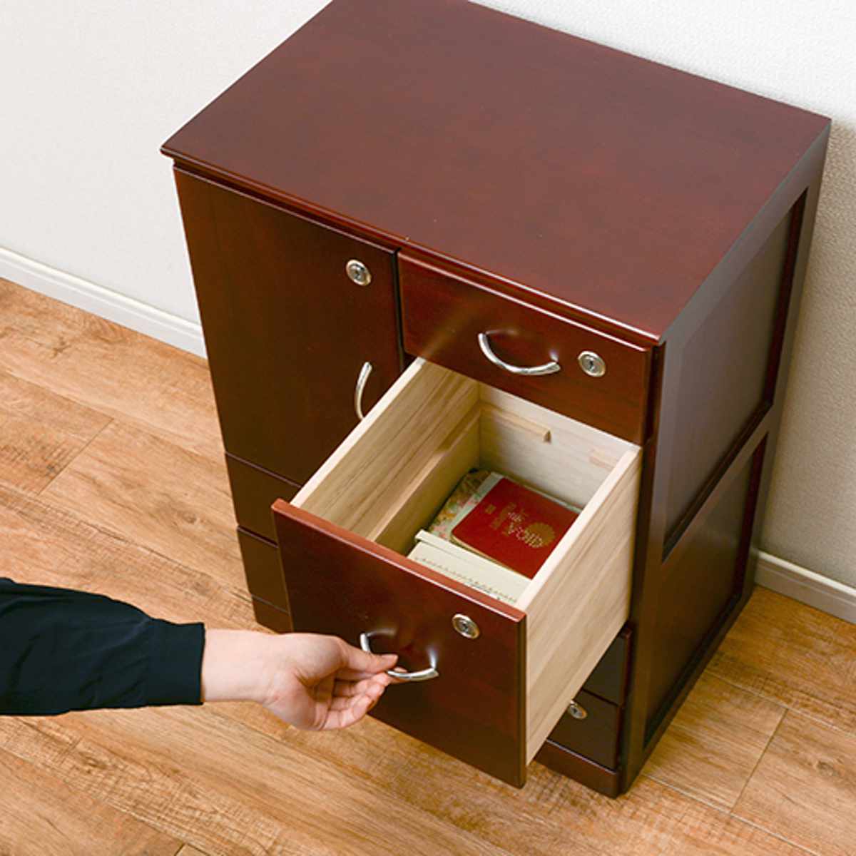 楽天市場】全段鍵付き チェスト 4段 桐製 左開き戸 幅47cm （ 送料無料