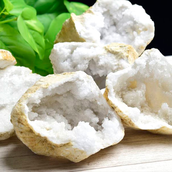 楽天市場】水晶 カルサイト ジオード 晶洞 原石 モロッコ・スマラ産