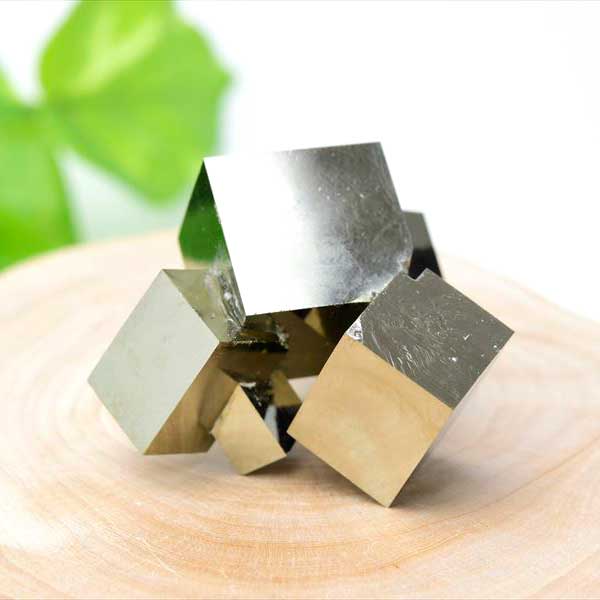 楽天市場】パイライト 結晶 キュービックパイライト 原石 クラスター