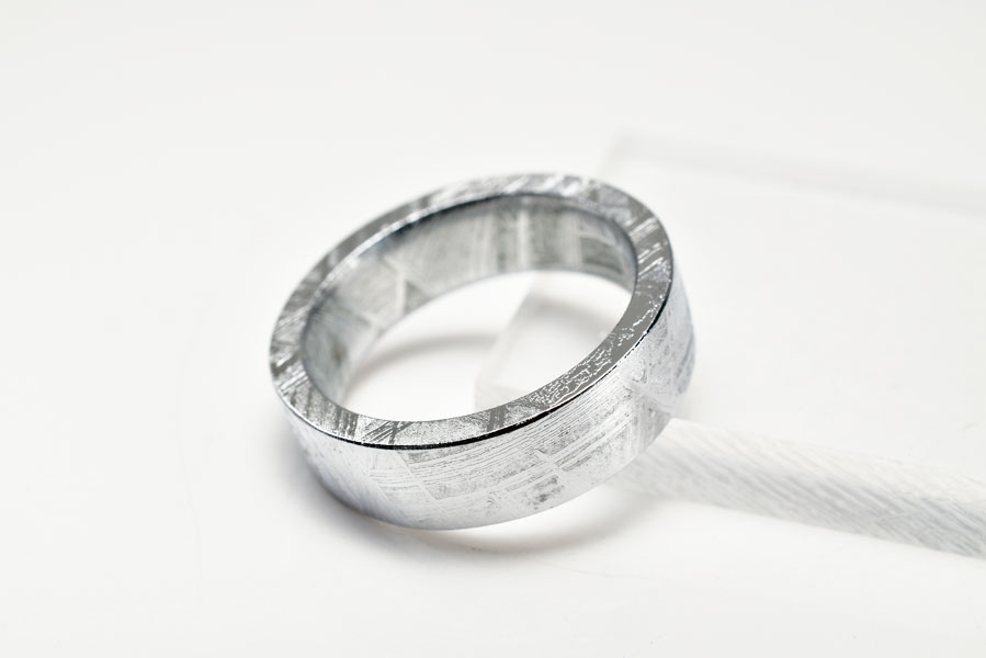 楽天市場】ギベオン隕石 メテオライト リング 指輪【ナミビア産】【鉄