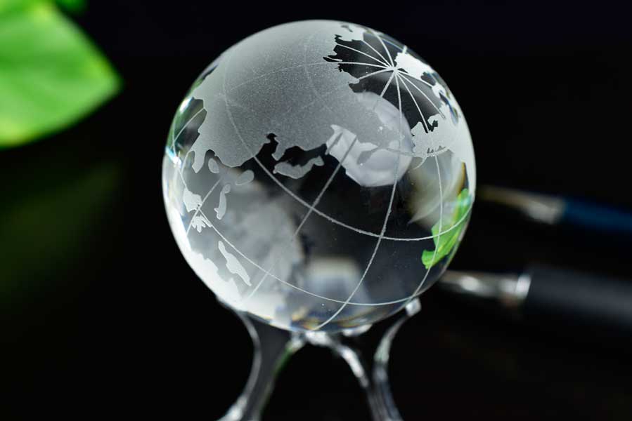 楽天市場】クリスタル 地球儀 丸玉 【約50mm珠】【台座付】クリスタル