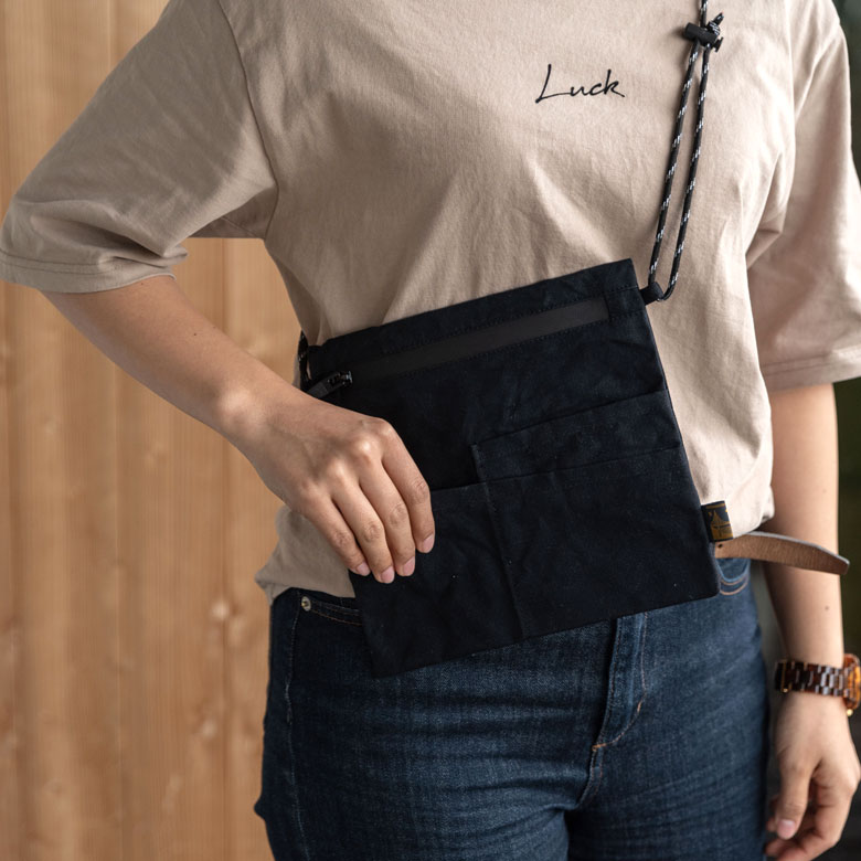 楽天市場】サコッシュ 黒 メンズ レディース パラフィン加工 ポケット