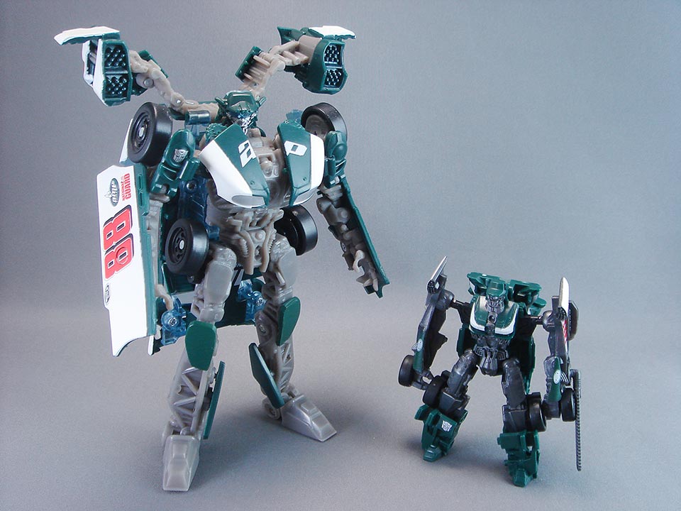 レビュー：TFダークサイドムーン サイバーバース レッカーズ（トップ