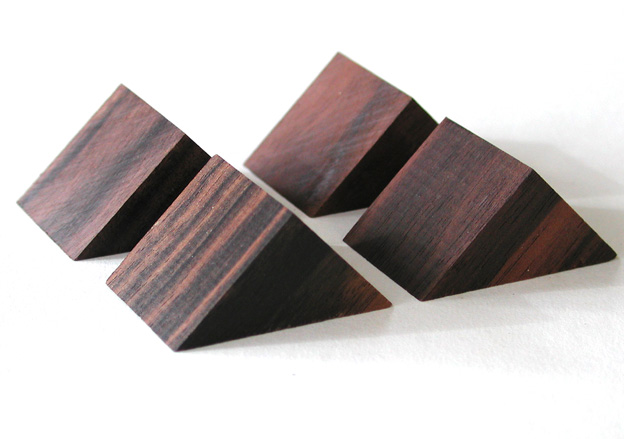 黒檀製三角セッティングベースPB-22/山本音響工芸