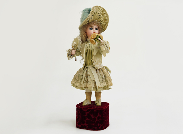 扇を持つ少女 | わらべ館 [童謡・唱歌とおもちゃのミュージアム]