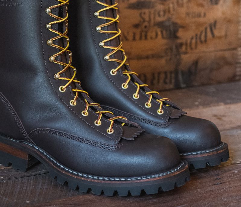 Tracker – Whites Boots Shop