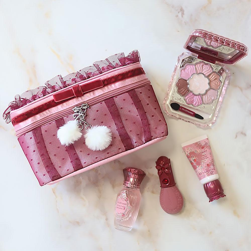 ジルスチュアートの「2024年クリスマスコフレ」全色スウォッチ！イエベ