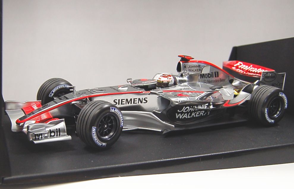 Minichamps 1:18 Kimi Räikkönen マクラーレン MP4-17 #4 フォーミュラ