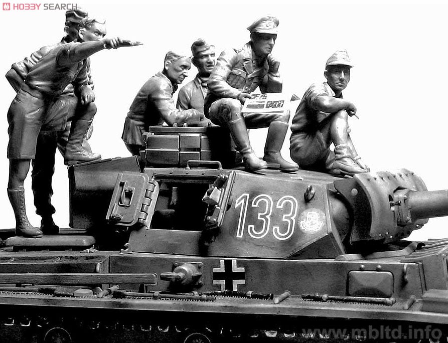 DAK アフリカ軍団ロンメル将軍&司令部将校・戦車上 (プラモデル