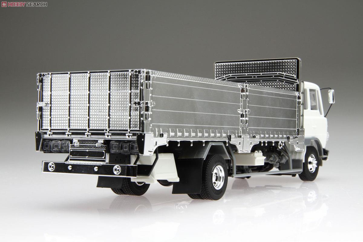 日野レンジャー 4D シャッターグリル造り 平ボディ仕様 (プラモデル