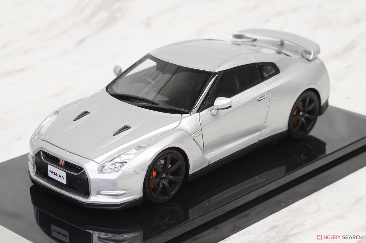 Nissan GT-R 35 Silver (ミニカー) - ホビーサーチ ミニカー