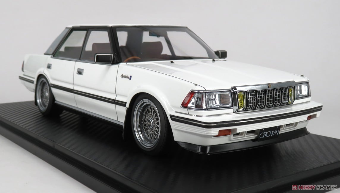 Toyota Crown (120) 2.8 Royal Saloon G White (Diecast Car