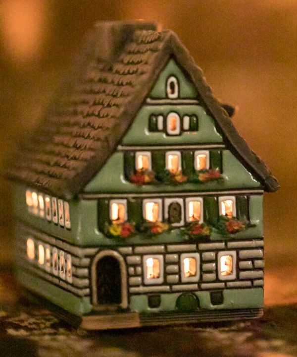 From リトアニア】グリーンキャンドルハウス(1 VARIATION): 『欧州航路』