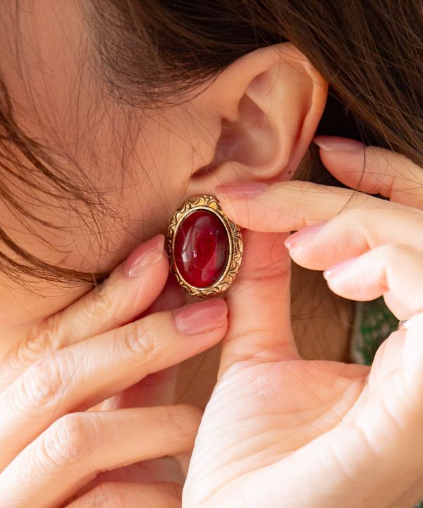 アンティークボタンイヤリング(IVORY): 『欧州航路』