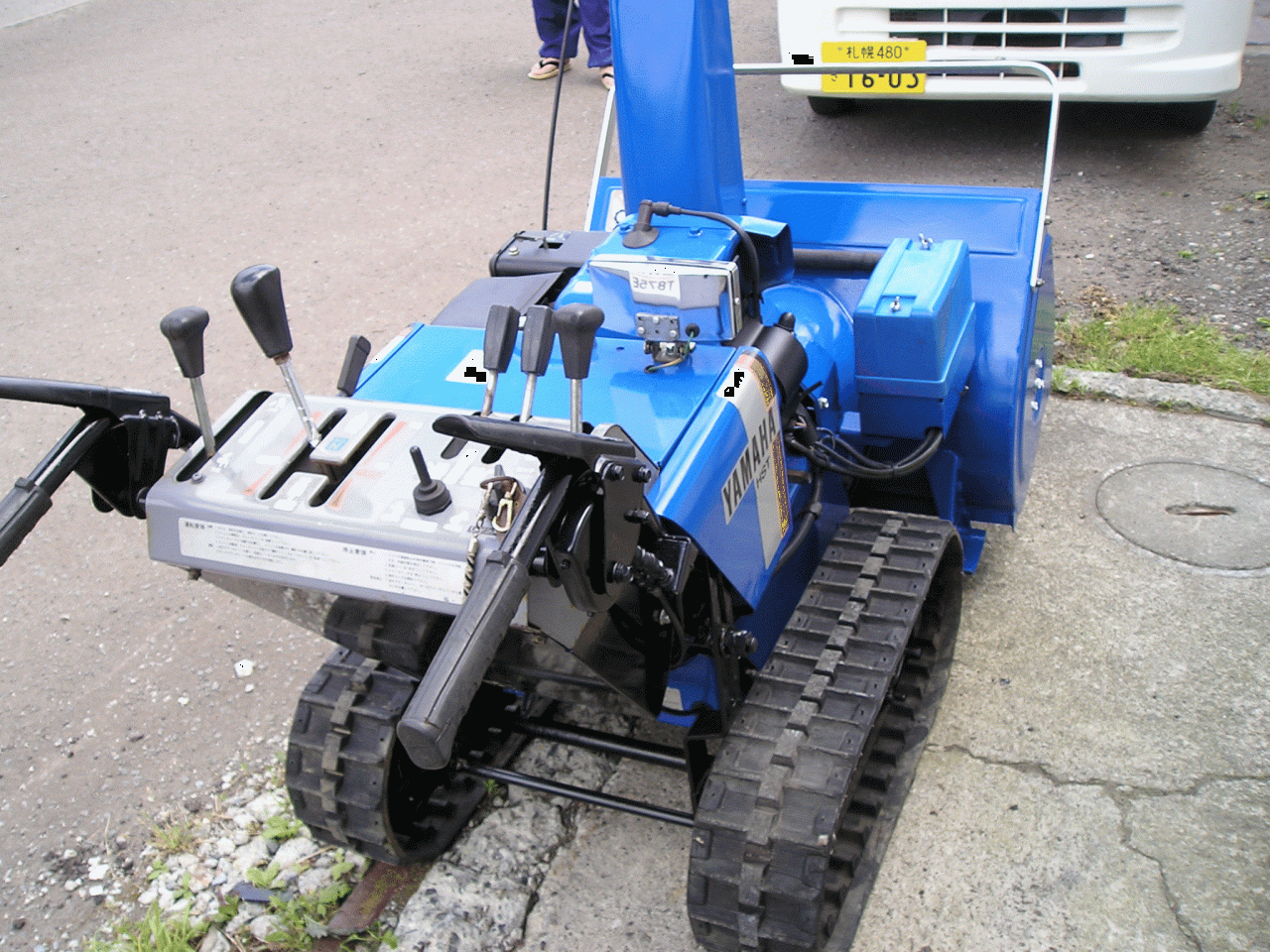 除雪機 ヤマハ 8馬力除雪機 YT－875E HST除雪機 全塗装で整備