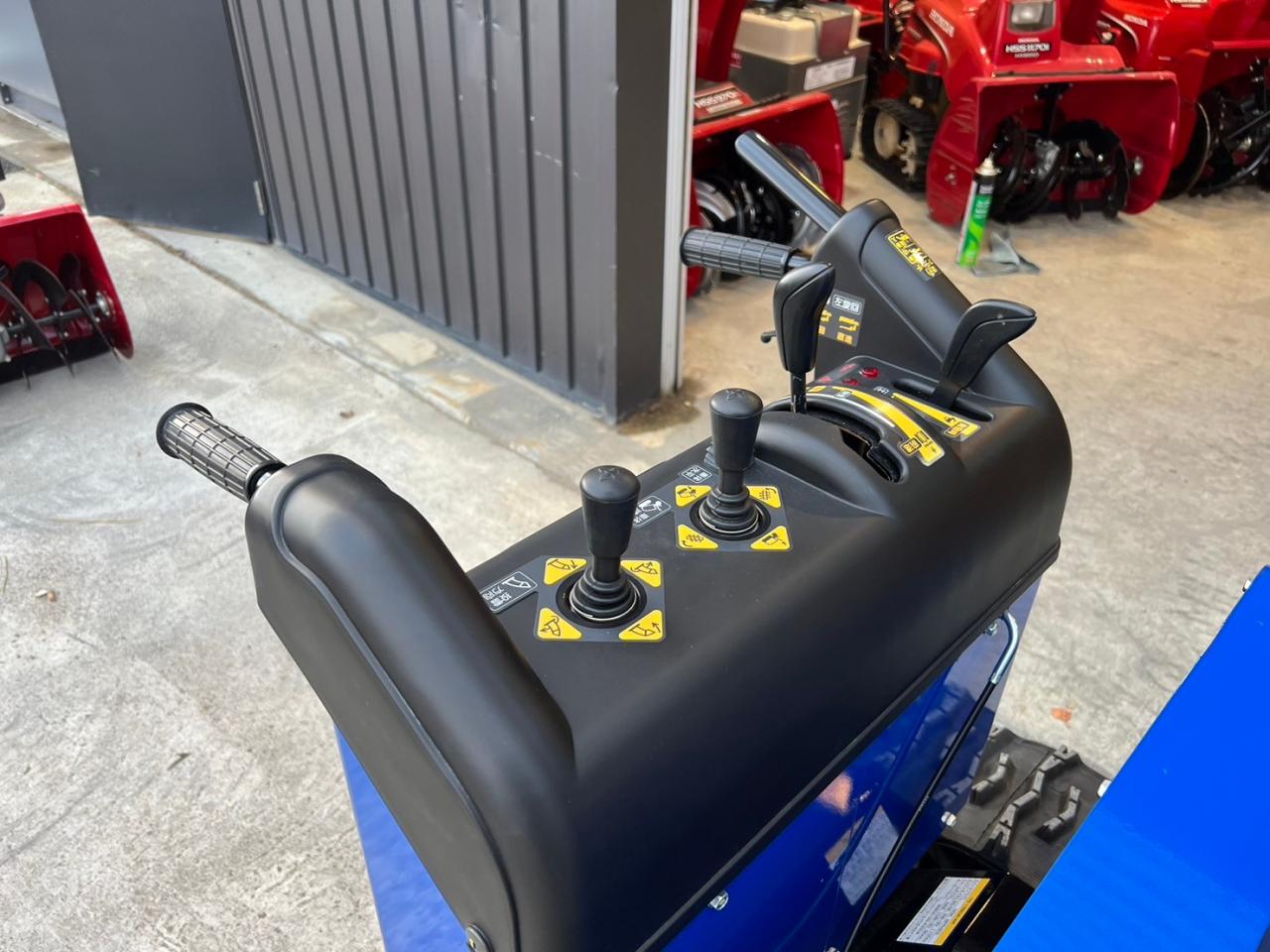 除雪機 ヤマハ YS1390AR 静音タイプ！油圧ローリング！左右旋回レバー