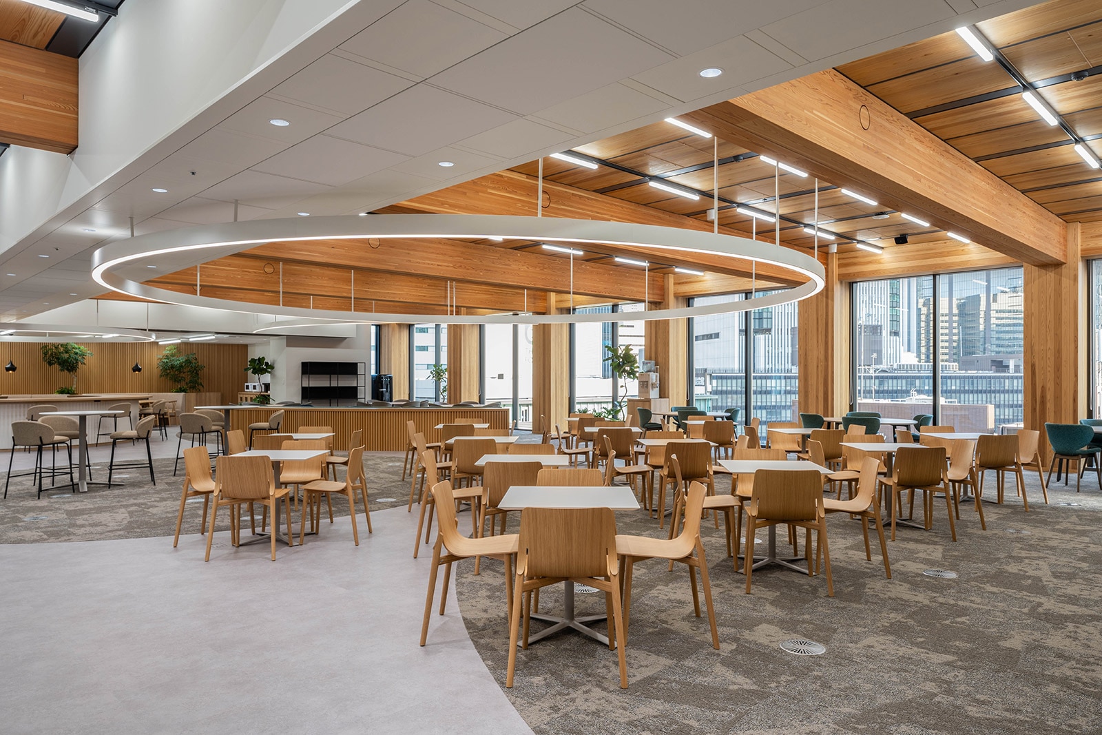 日本管材センター株式会社 - 納品事例 | カッシーナ・イクスシー