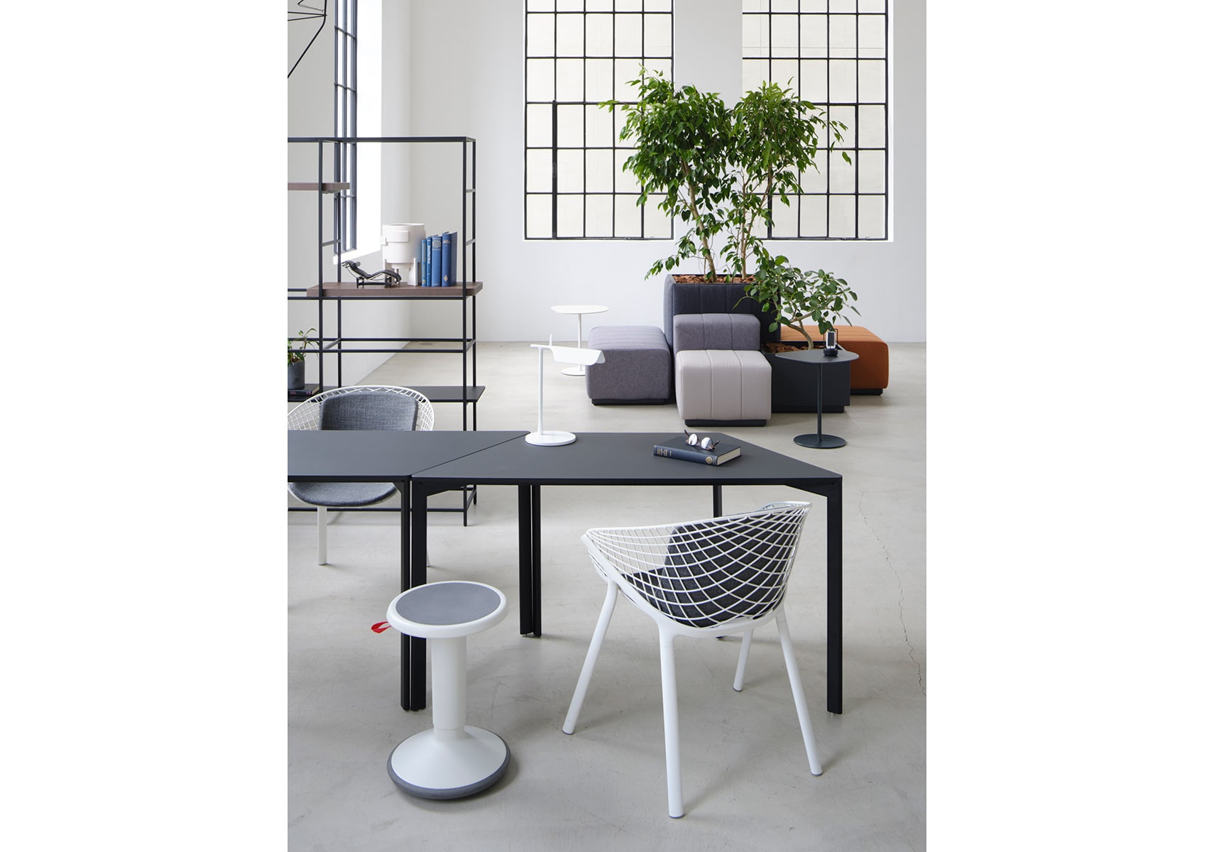 interstuhl（インタースツール）UP IS1アップ スツール アイス