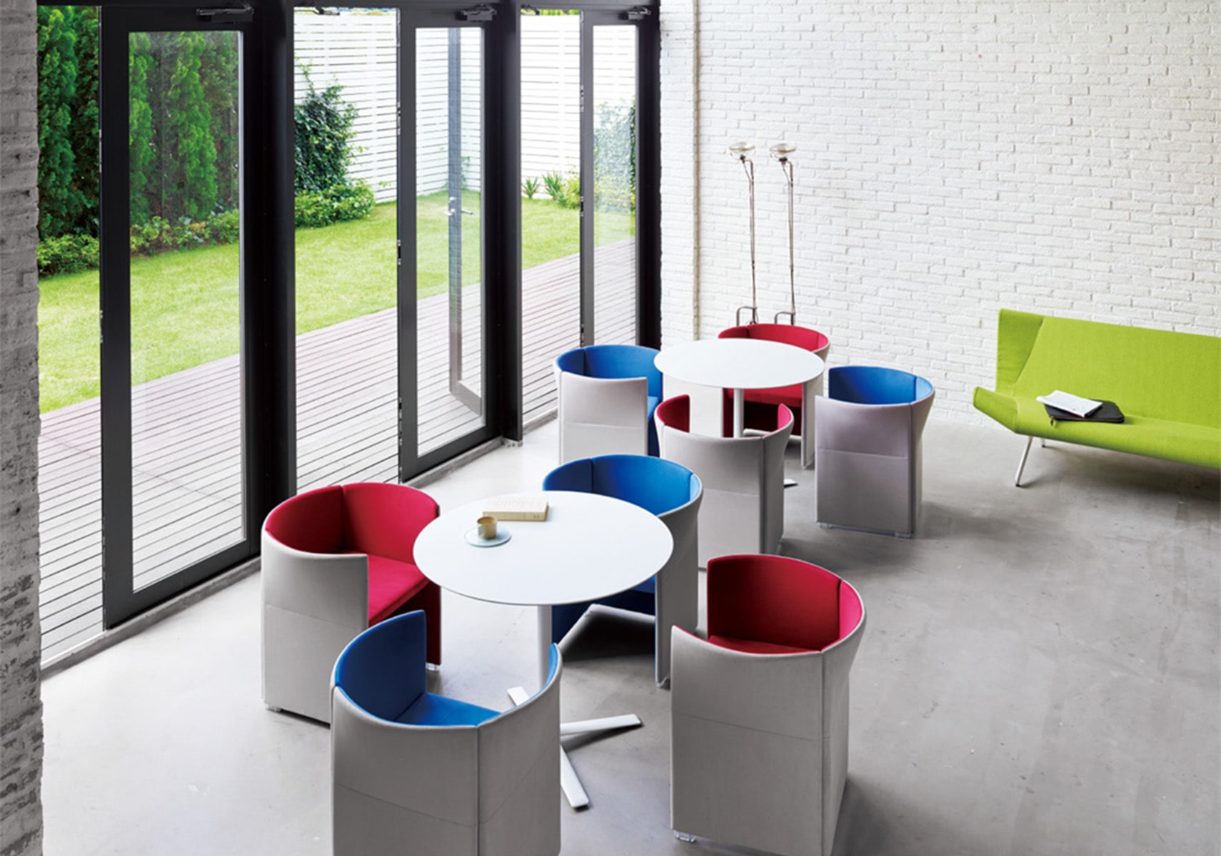 IXC(イクスシー）FLOWフロー テーブル|カッシーナ・イクスシー 公式