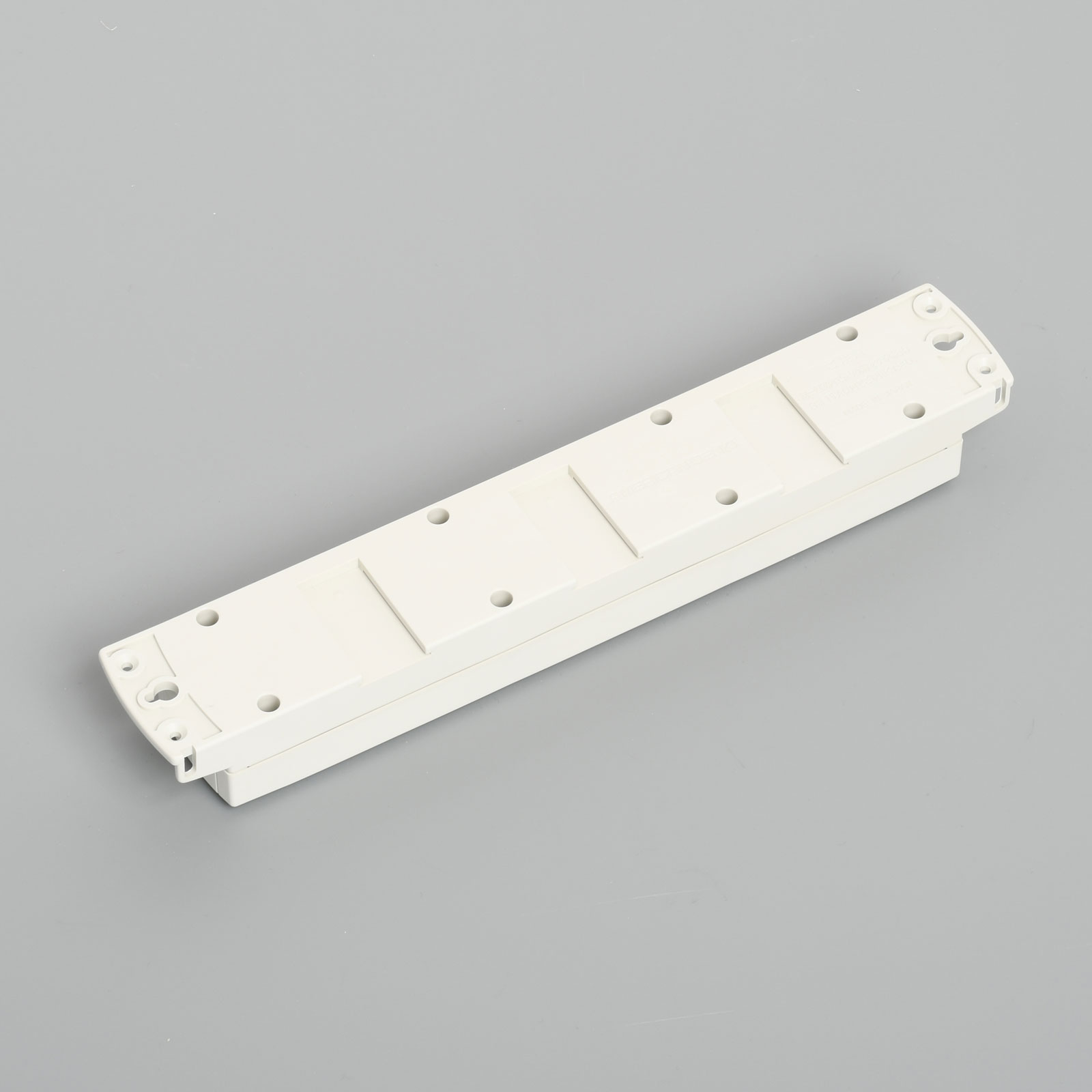 KC1134 接地形2P 15A 125V マルチユースOAタップ 抜止形4ヶ口 コード3M