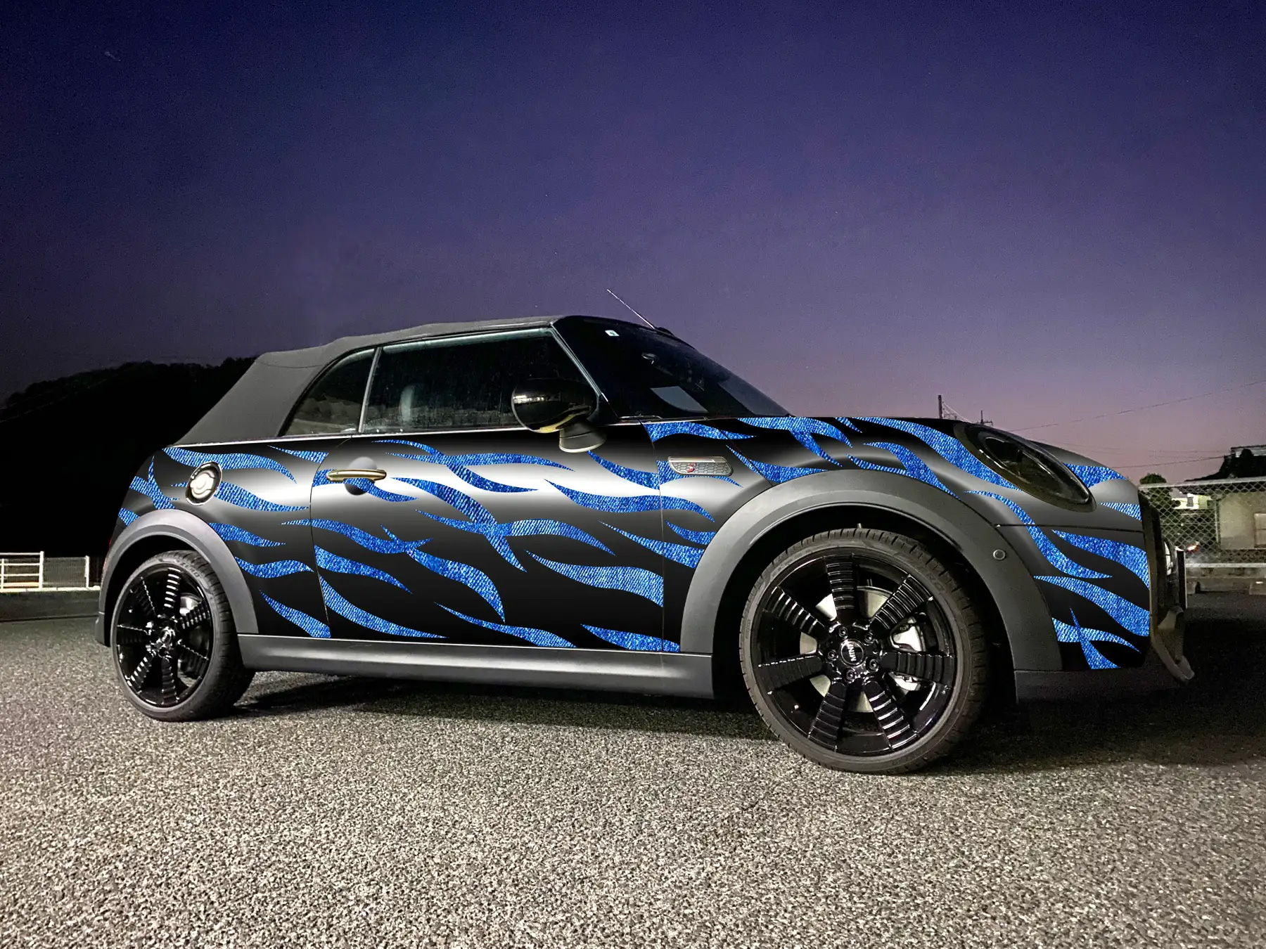 FAGASSENT」×「MINI」疾走する藍の景色を岡山デニムで表現した