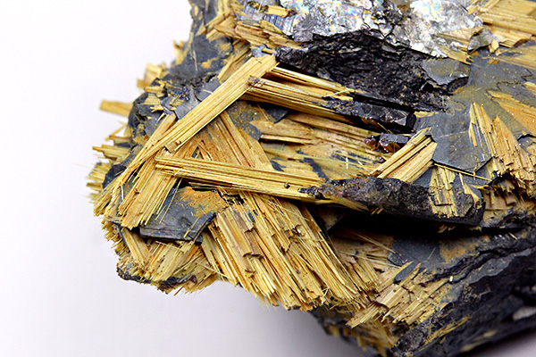 店長厳選】ブラジルバイーア産タイチンルチルヘマタイト結晶-027水晶