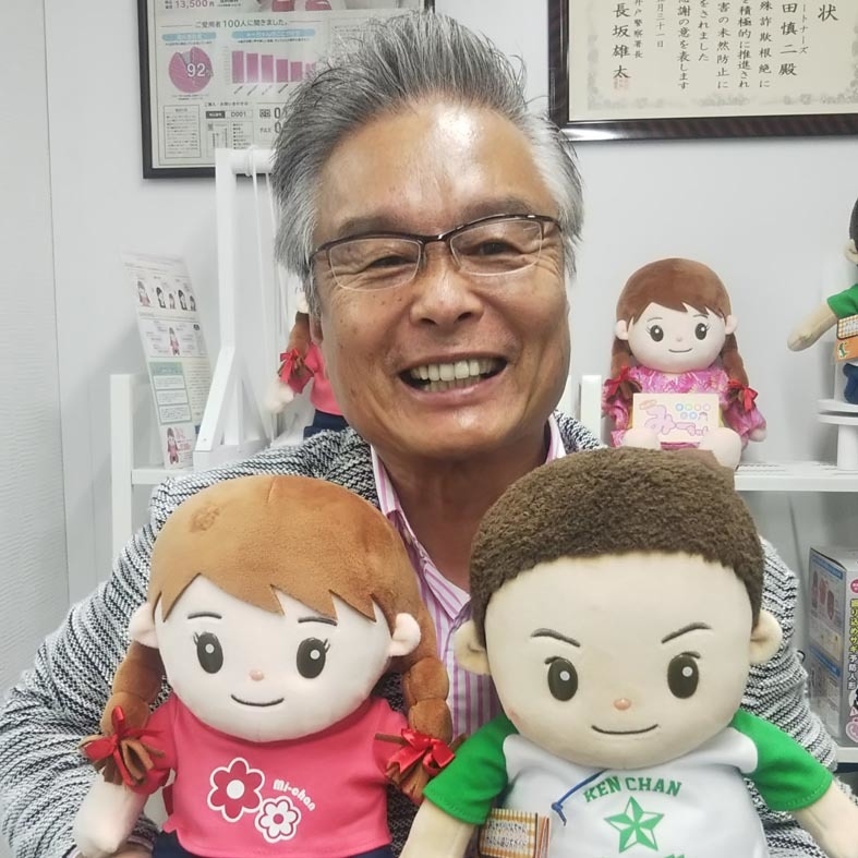 面会謝絶の今だからこそ、高齢者の心のケアに役立つ 音声認識人形