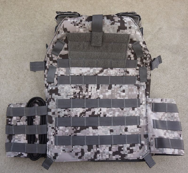 LBX-0300プレートキャリア スノーラプター迷彩 新品 - ミリタリー