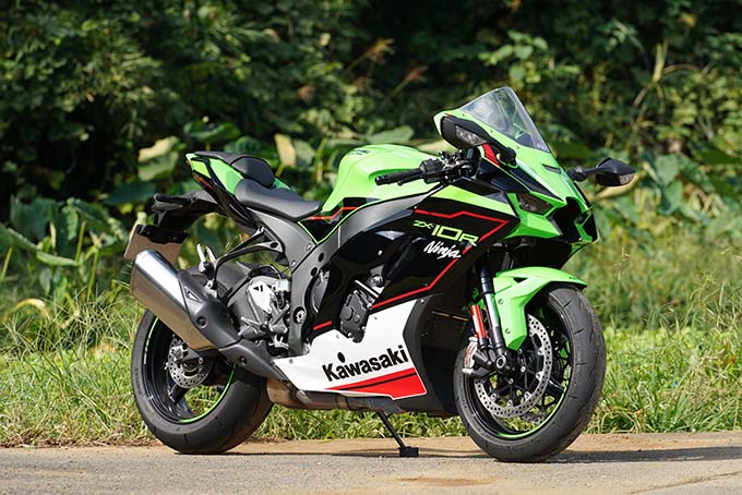 カワサキ ニンジャ ZX-10R 試乗記】銀河系最強の実力を誇る量産型
