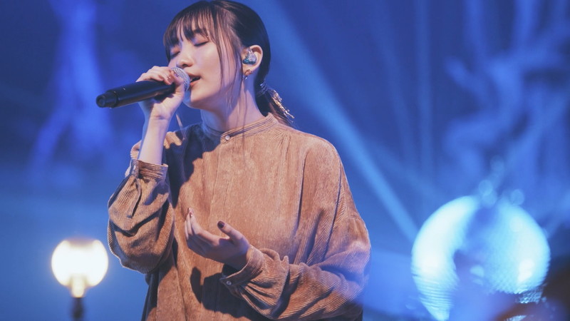 幾田りら、アコースティックライブより「スパークル」映像公開 | Daily