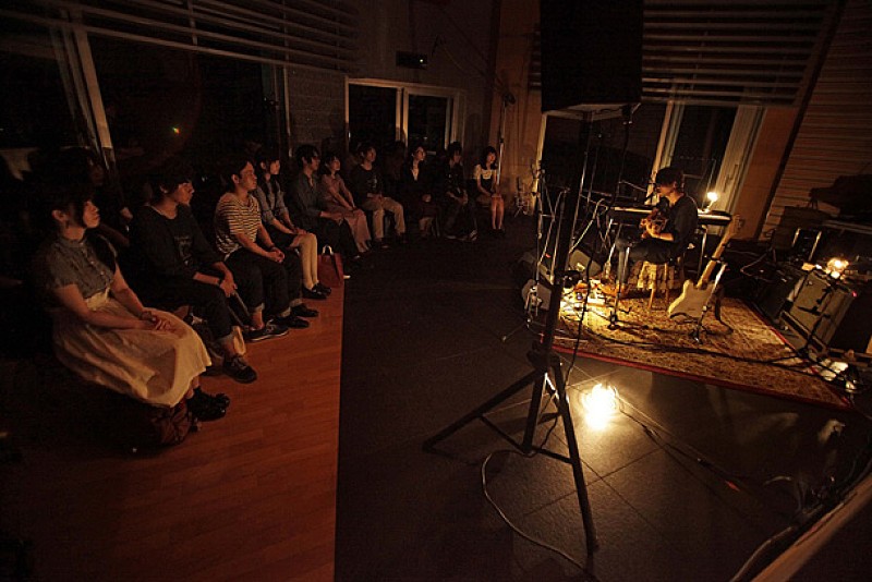 TK from 凛として時雨 20人限定の至近距離ライブ敢行 | Daily News