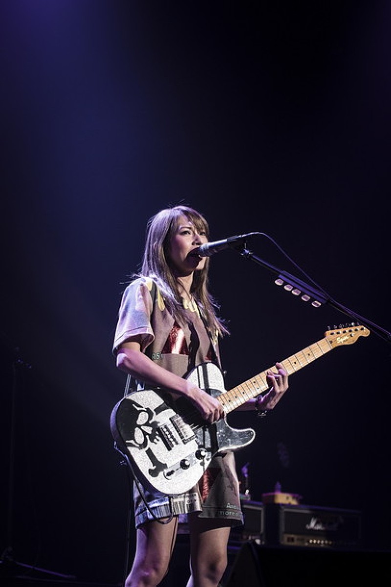 SCANDAL 非公認“牛タン大使”HARUNAがツアー初日で、ヨーロッパツアー