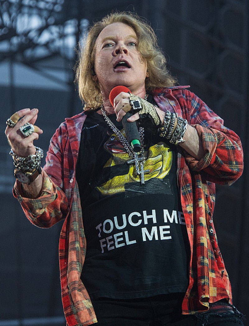 アクセル・ローズ、2010年に撮られた“太った写真”の削除を要請 | Daily