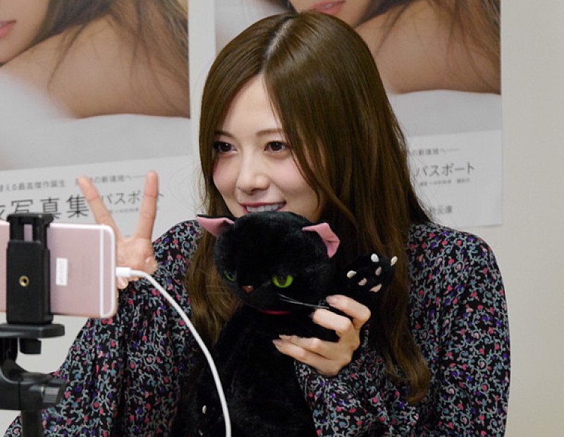 乃木坂46白石麻衣 『パスポート』発売記念ソロ配信に10万人殺到！ 松井