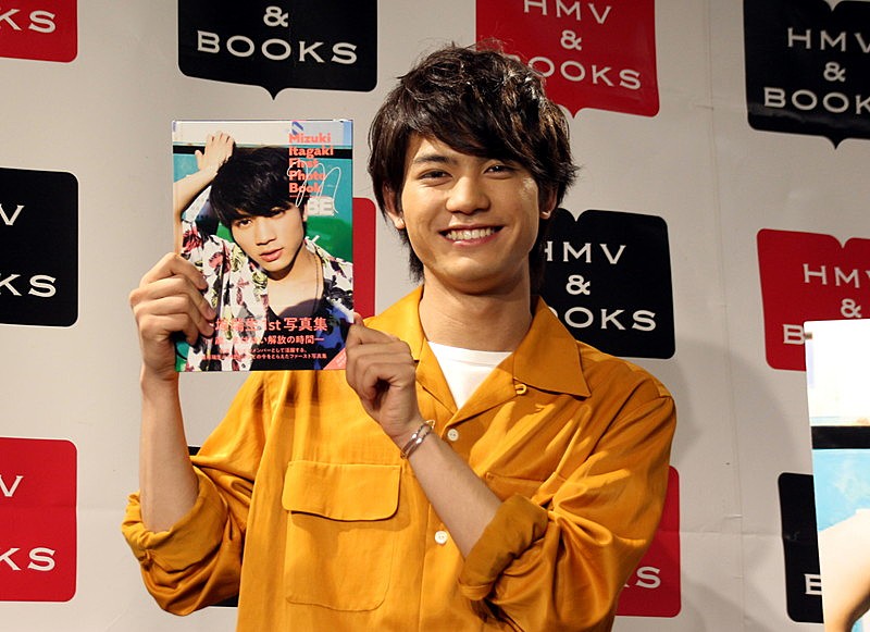 M!LK板垣瑞生、ソロ写真集の刊行記念イベントに出席「17歳の僕を感じて