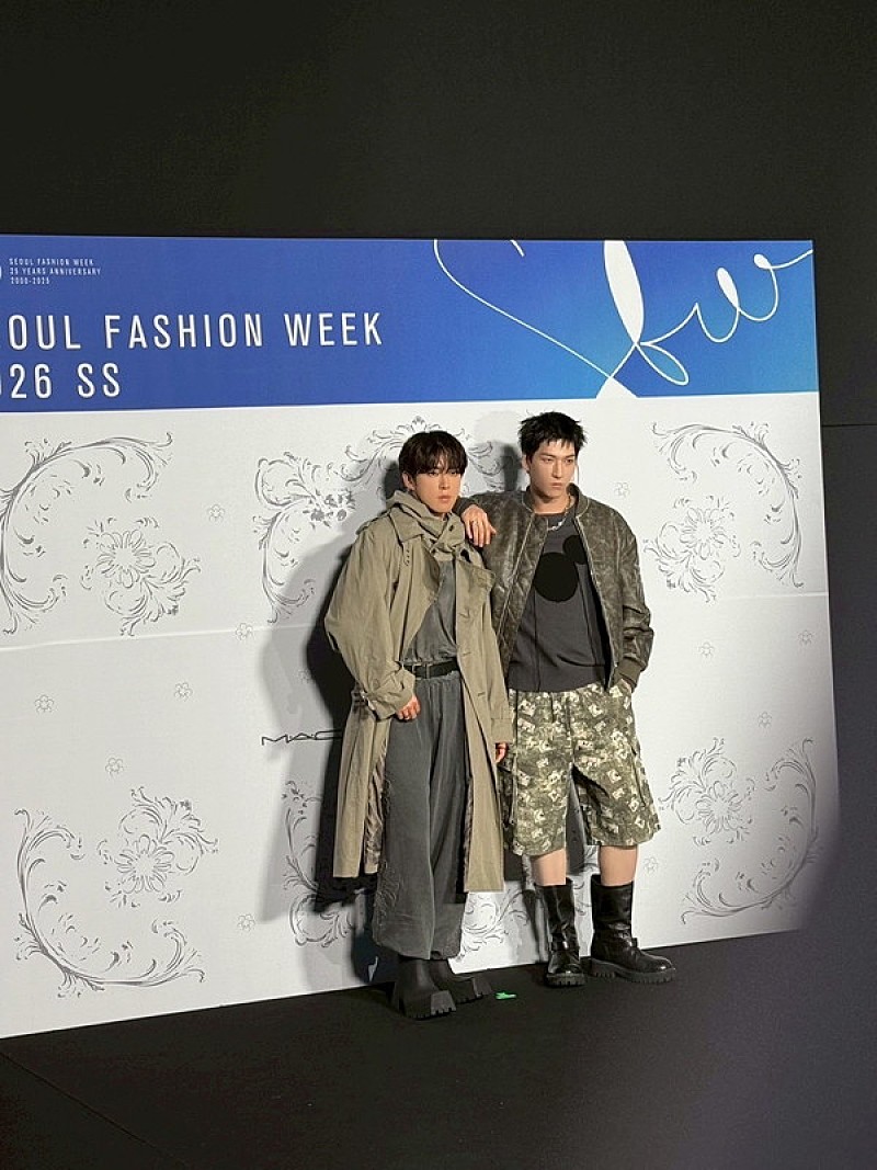 金城碧海（JO1）、全身ブラックの衣装でランウェイデビュー | Daily