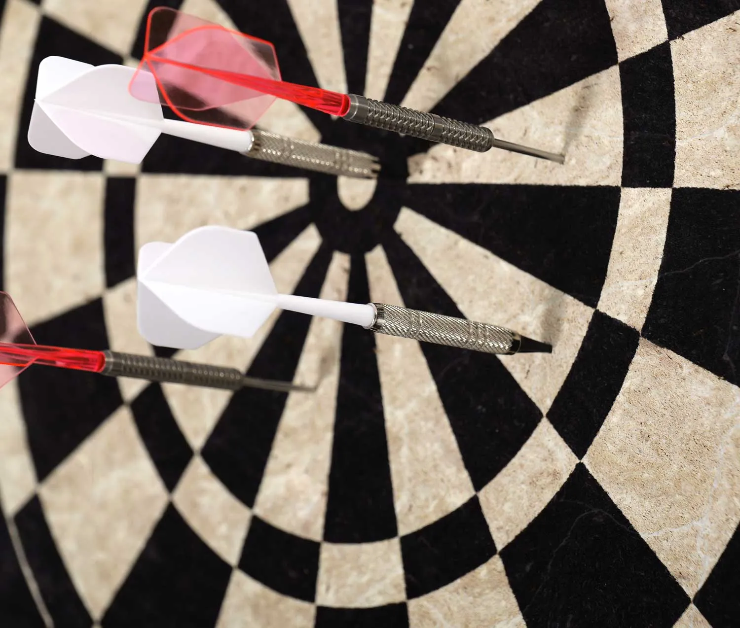 15.5インチ ハードダーツボード bb37-rd | BLITZER(ブリッツァー)